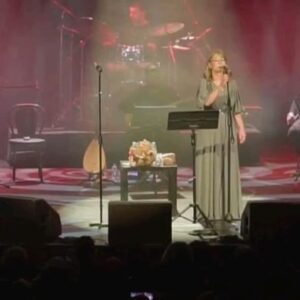 İlkay Akkaya Instagram - #müzik #musica #ilkayakkaya #ağlasevgiliyurdumağla
