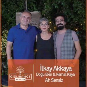 İlkay Akkaya Instagram - Bu Pazar @gizlibahceakustik 'te @doguekin_kemalkaya ve  @doguekin sevgili #alaaddinus anısına özel bir şarkı seslendirdik. "Ah Sensiz" şimdi Gizli Bahçe Akustik YouTube Kanalında yayında. 

Vokal : İlkay Akkaya ( @kizilirmakilkay)
Kopuz : Doğu Ekin ( @doguekin)
Çello : İsmail Kaya ( @kaya.cellist )
Piyanist : Cemal Karakuş ( @karakus__cemal)
..
Proje: Doğu Ekin & Kemal Kaya ( @doguekin_kemalkaya)
Proje Yöneticisi: Doğu Ekin ( @doguekin)
Görüntü Yönetmeni: Ufuk Temiz ( @ufuk_temiz)
Mix & Mastering: Levent Canen ( @lcanen)
Ses Yönetmeni: Levent Canen
Ses Kayıt: Utku Aytar
Metin Yazarı: Kemal Duran
Sosyal Medya Yöneticisi: Işık Selin Orhuntaş ( @nostostale)
Kamera Kayıt: Ufuk Temiz & Ömer Furkan Kılıç (@ofurkankilic) & Utku Emre Akkoyun (@utkudan)
Kurgu & Montaj: Ufuk Temiz
Fotoğraf: Ufuk Temiz
Grafik Tasarım: Büşra Şahin & Beyza Çatma

#ahsensiz #gizlibahçeakustik #muzik