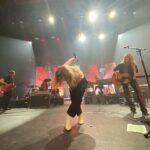Ilse DeLange Instagram - Groningen… altijd een warm bad! Dank aan iedereen die er was!!!! Tot gauw @deoosterpoort ❤️🙏🏻 📷 @esmee73 🙏🏻🙏🏻❤️
