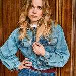 Ilse DeLange Instagram – Voor LINDA Magazine een heel leuk gesprek gehad met Nabil én shoot…zo ontzettend leuk om je beter te leren kennen!! 

De nieuwe LINDA ligt vanaf morgen in de winkels! ❤️

Dank aan iedereen: 
Fotografie: 
Hans van Brakel – @hansvanbrakelstudio 
Chef beeld: 
Sabine Geurten – @sabine.geurten 
Styling: 
Anouk van Griensven – @anoukvangriensven 
Visagie: 
Suzanne Verberk – @suzanneverberk 
Interview: 
Antoinette Scheulderman – @antoinettescheulderman75

LINDA. @linda