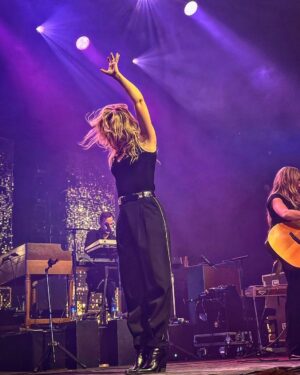 Ilse DeLange Instagram - Tilburg. 🙏🏻🔥❤️

📷 Nikki Poulussen
