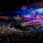 Ilse DeLange Instagram - Wat een geweldige dag gisteren in @caprera.openluchttheater ! 2 shows op 1 dag, allebei anders allebei heel fijn op misschien wel de laatste echte zomerse dag van dit jaar. Dank aan iedereen die er was in Bloemendaal maar ook de afgelopen weken bij de andere openlucht shows! We kunnen niet wachten om jullie weer te zien in de clubs vanaf november! 📷: @jaapkroonfotografie 🙏🏻