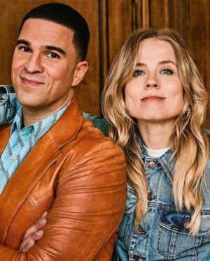 Ilse DeLange Instagram - Voor LINDA Magazine een heel leuk gesprek gehad met Nabil én shoot…zo ontzettend leuk om je beter te leren kennen!! 

De nieuwe LINDA ligt vanaf morgen in de winkels! ❤️

Dank aan iedereen: 
Fotografie: 
Hans van Brakel - @hansvanbrakelstudio 
Chef beeld: 
Sabine Geurten - @sabine.geurten 
Styling: 
Anouk van Griensven - @anoukvangriensven 
Visagie: 
Suzanne Verberk - @suzanneverberk 
Interview: 
Antoinette Scheulderman - @antoinettescheulderman75

LINDA. @linda
