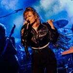 Ilse DeLange Instagram – Wat een geweldige dag gisteren in @caprera.openluchttheater ! 2 shows op 1 dag, allebei anders allebei heel fijn op misschien wel de laatste echte zomerse dag van dit jaar. Dank aan iedereen die er was in Bloemendaal maar ook de afgelopen weken bij de andere openlucht shows! 

We kunnen niet wachten om jullie weer te zien in de clubs vanaf november! 

📷: @jaapkroonfotografie 🙏🏻