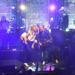 Ilse DeLange Instagram - Paradiso, Amsterdam… laatste show van onze tour, laatste van ons jaar. En wat een mooie avond was dit.. een maandag die voelde als de zwoelste zaterdag avond. Volle bak en vanaf het begin zo’n enthousiast publiek. Met een heerlijk brak gevoel nu nagenieten. Dank aan iedereen die er was, dank aan mijn lieve band en crew. 🔥❤️🙏🏻 📷 @esmee73