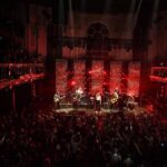 Ilse DeLange Instagram - Paradiso, Amsterdam… laatste show van onze tour, laatste van ons jaar. En wat een mooie avond was dit.. een maandag die voelde als de zwoelste zaterdag avond. Volle bak en vanaf het begin zo’n enthousiast publiek. Met een heerlijk brak gevoel nu nagenieten. Dank aan iedereen die er was, dank aan mijn lieve band en crew. 🔥❤️🙏🏻 📷 @esmee73
