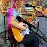 Ilse DeLange Instagram - Vandaag ‘Tainted’ akoestisch gespeeld bij @instadanieldekker op @nporadio5…alleen op gitaar, zoals de song ontstaan en geschreven is!! @instadanieldekker, bedankt voor de uitnodiging 🙏🏻