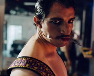 Ilse Salas Instagram - ¿Quieren hablar de política? Hablemos de #cabaret . ¿NO quieren hablar de política ? ¡HABLEMOS de #cabaret ! Esta obra no es apta para mentes retrógradas que no miran al mundo de frente HOY. 📸 @emiliovaldes55 💜  p.d. El mensaje es real. En el 2024. El mundo que no avanza…
