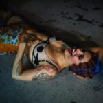 Ilse Salas Instagram - ¿Quieren hablar de política? Hablemos de #cabaret . ¿NO quieren hablar de política ? ¡HABLEMOS de #cabaret ! Esta obra no es apta para mentes retrógradas que no miran al mundo de frente HOY. 📸 @emiliovaldes55 💜 p.d. El mensaje es real. En el 2024. El mundo que no avanza…