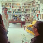 Ilse Salas Instagram - La biblioteca ( una de las ) de “El Gabo”de la mano de @rodgarcia59 y estos seres de puro amor… Que regalo de domingo 💜.