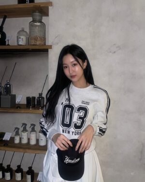 Im Min-su Instagram - #협찬

가끔은 색다르게 스포티한 룩 입는 것도 재밌어☺️❤️

#MLBKOREA#MLBCREW#MLB바시티#MLB맨투맨#맨투맨#맨투맨코디#맨투맨추천#오버핏맨투맨#여자맨투맨