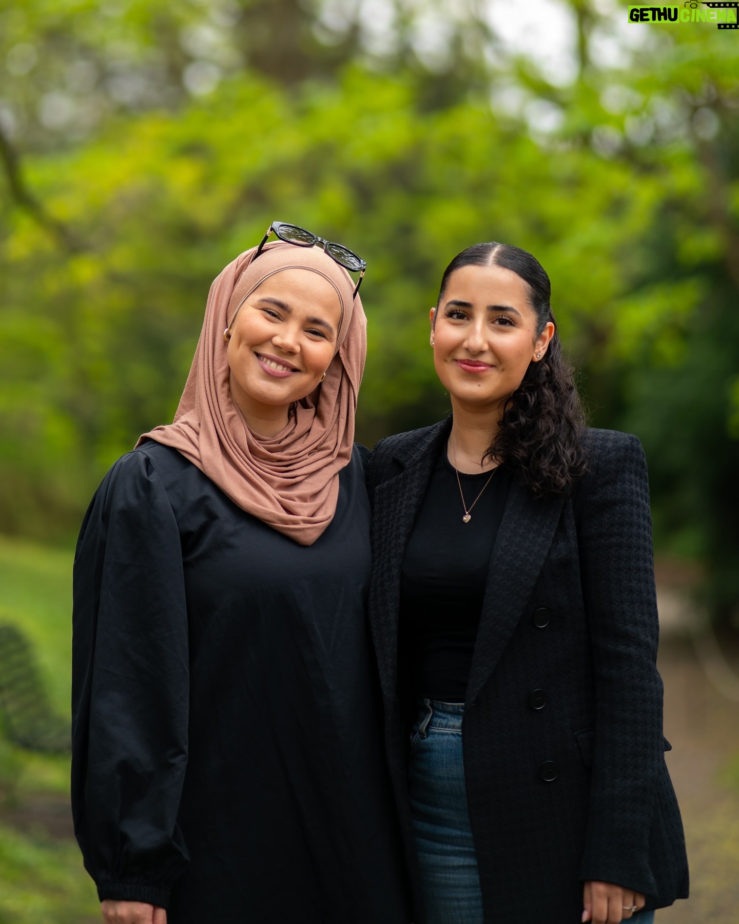 Iman Meskini Instagram - Vi i @whynotmgmt er så stolte over å representere en så talentfull jente som @kamilahemmat 🤩 Ikke har hun bare en av de fineste sangstemmene vi har hørt, men Kamila er klar og tydelig på hva hun står for og drømmer om 👏🏽 Nå har hun sluppet sin aller første låt i forbindelse med konkurransen om å vinne en plass på scenen til @vglistatopp40 den 21. juni!⭐️ Det ville betydd verden for oss (og henne) om dere ville gått inn og lyttet til låten hennes på spotify - dere vil ikke angre, I promise! 😍
