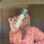 Iman Meskini Instagram - Bli med og opplev naturlig skjønnhet med Sei∂r og @imanmeskini !🌟 Vi er så utrolig stolte over å introdusere vår nye Sei∂r ambassadør - den fantastiske Iman Meskini! Iman er kjent for sitt engasjement, sin styrke og inspirasjon til mange. Nå har hun sluttet seg til Sei∂r-familien for å hjelpe oss med å fremme våre verdier om naturlig skjønnhet og bærekraft. 🌿 Iman ble kjent med Sei∂r produktene etter et event i Oslo i 2023 og har brukt Seiðr siden.🤩 For å feire dette spennende partnerskapet, arrangerer vi en eksklusiv giveaway! Iman har valgt ut sine to favorittprodukter fra Sei∂r, nemlig Protective Day Cream SPF 30 og Anti-Age Eye Cream og vi vil gi disse til 2 heldige følgere. Slik deltar du: Følg @seidrnorge og @imanmeskini på Instagram. Lik dette innlegget. Tagg en venn i kommentarfeltet som du tror vil elske Sei∂r-produkter like mye som Iman gjør og vær med i trekningen av 2 produkter hver til deg og vennen din🧡 Vinnere annonseres 3.juni. Masse lykke til! 🍀 #Sei∂r #Giveaway #ImanMeskini #NaturligSkjønnhet #Bærekraft