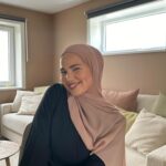 Iman Meskini Instagram – Svarer på spørsmålene jeg oftest får om HER!💜 Ikke gå glipp av HER Conference & Awards 2024! Sikre din billett nå med rabattkoden «IMAN10» på herconference.no 🏆👏🏽 Reklame