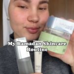 Iman Meskini Instagram – Annonse @kicks.no 💞

I Ramadan, som er vår hellige faste-måned der vi avstår fra mat og drikke fra daggry til solnedgang, kan huden bli tørrere enn vanlig. Derfor synes jeg det er ekstra viktig med en god og hydrerende hudpleie-rutine, og jeg har funnet de perfekte produktene til dette! 😍

Produkter:
Pixi – DetoxifEYE Eye Patches
BeautyAct Glass Serum
BeautyAct Gel Cream
BeautyAct Hydrarepair Melting Eye Cream

#kicksno #ramadan2024 #ramadanmubarak