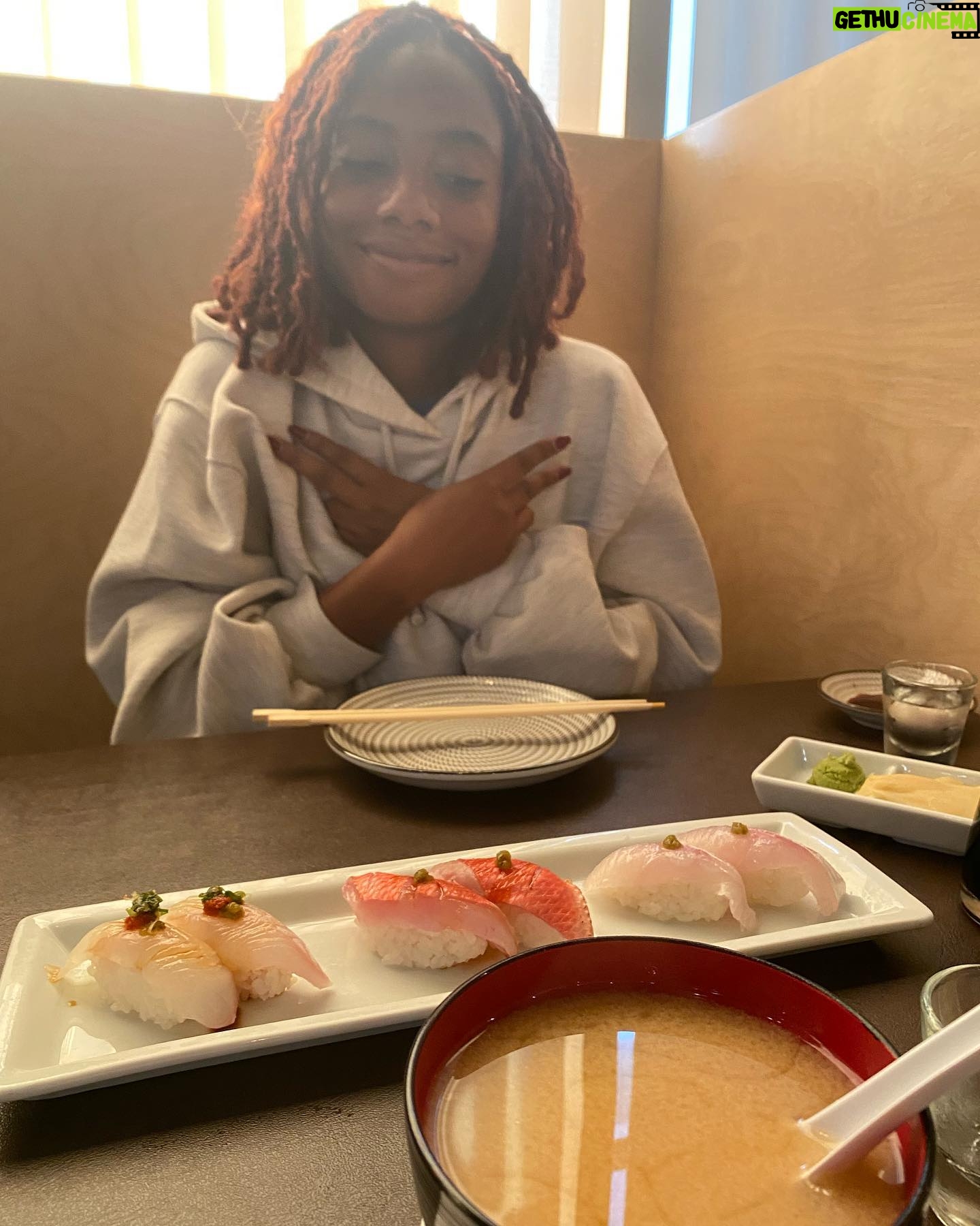 Imani Hakim Instagram - 1. we have to send this to sydneys mom 2. #sagaftrastrong 3. π₯° 4. the love is real 5. summers masterpiece 6. mani loves the kids 7. π€€ 8. π 9. like damn ππΎπ© 10. π€