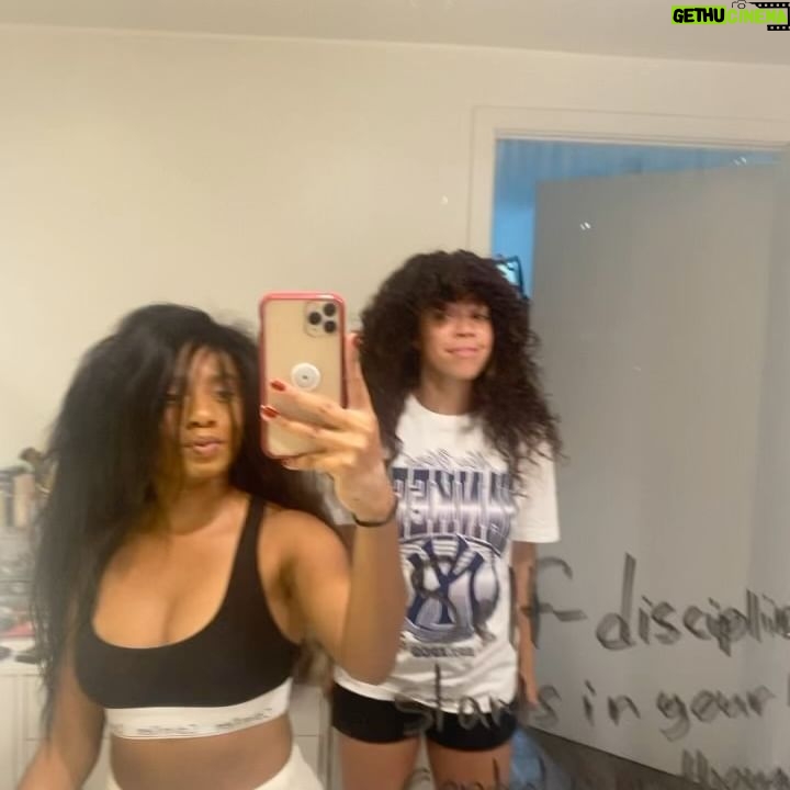Imani Hakim Instagram - ooooweeee, she’s posting more frequently?! okayyyyy