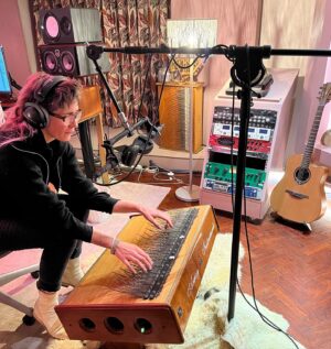 Imogen Heap Instagram - Today marks the release of “Taylor’s version” of 1989 …the album originally released in 2014. The latest in line towards @taylorswift’s endeavour to re-record every album she’s ever done as part of an old record deal. 

This is Taylor playing a badass card to stay in control of her work in a commercial music industry that largely works against musicians. 

Here’s me in my studio re-recording my bits on Clean last year, almost a decade on from the day Taylor swooped in to visit me at my home the @theround.house for 10 hours between 2 sold out shows at the 02 arena! 

Downstairs in the @thehideaway.studio…Two ladies, in a room. We wrote and produced 90% of the track and still managed to eat lunch and dinner! 

Now you can have fun playing spot the difference 🤓

Little did I know my daughter Scout was also with us there on her first journeys in my womb (from a prior collaboration a day or two before in Iceland (the country not the food shop)).

I worked on through the night adding some backing vocals and tweaking away on the mix, then sent to Taylor for when she woke up and tada… it  found a home on her album. 

Thank you Taylor for inviting me into your world! ❤️