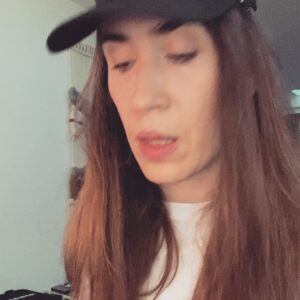 Imogen Heap Instagram - Come chat with me for a few mins/take a pic/sing a song, money goes to @thecreativepass : https://v.cameo.com/5lEx6IoOmgb