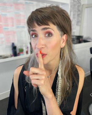 Imogen Heap Instagram - So! Last summer for 6 weeks Alex Horne and his band (plus about 50 other people) made themselves at home in a very special place close to my ❤️ to film The @hornesection TV show: a rather amusing new series on @channel4. 

You may recognise it if you followed the making of Ellipse and other projects I’ve filmed over the years @thehideaway.studio or indeed visited it yourself! 

I come in to perform my ‘new single’ at some point 🤣

Was a really fun day! Thanks for inviting me in for my first cameo acting debut and for taking such good care of the place! Welcome back anytime! 😉

A few BTS pics from the filming day and the official trailer from  #TheHorneSection.