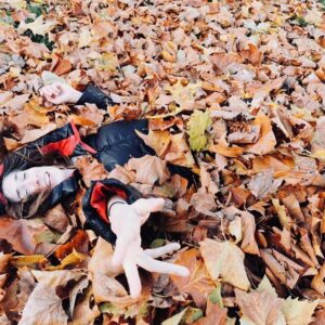Imogen Heap Instagram - Don’t leaf me here! 🍁