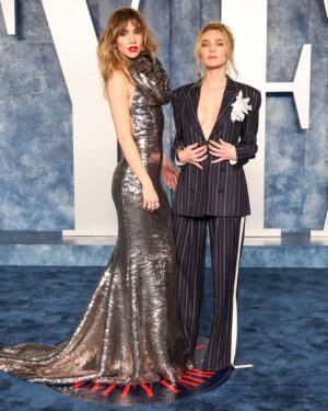Imogen Waterhouse Instagram - Sisterhouses 
 @vanityfair thank you for a great night and @terrarosepuncerelli @cassymeier_stylist 💫
@hellessy @vraiofficial