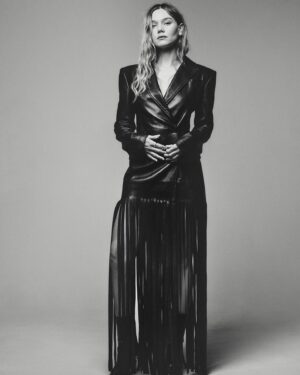 Imogen Waterhouse Instagram - Me and thee V 💕

From @vmagazine’sV147 Spring 2024 Issue

Photography @tomsl0an
Fashion @briconstyle
Makeup #NicolaBrittin (@saintlukeartists) Using @Nars
Hair @kojimahiroki Using @virtuelabs
Manicure @robbietomkins 
Text @iamsamtracy
Editors @savsob / @lizzydgoodman