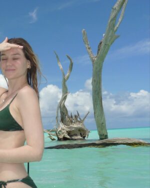 Imogen Waterhouse Instagram - the most beautiful soul cleansing special place Tetiaroa wowowowww unreal