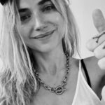 Imogen Poots Instagram – Thank u to all the hole lovers for your loyalty we appreciate you and your kind messages. We are happy our hole has a special place in your heart 🆒🕳️ #hole #don’tschlipintothehole