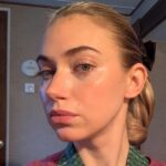 Imogen Poots Instagram - Wigs and 🌹’s @madonnabambino and @linziherron working their 🪄 Rose was a gift of a role from Joe and Christine 🖤 I loved making #Baltimore which screens tonight at @dublinfilmfestival @samson_films @verticalentertainment @lewisbrophyactor #tomvaughanlawlor @jack_meade_mullarkey love deese fellas
