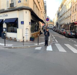 Imogen Poots Instagram - FRENCH EXIT comes out July 2nd in the UK. I love the people who made this film. Here is Luca Luca in Paris. Enjoy 🐈‍⬛