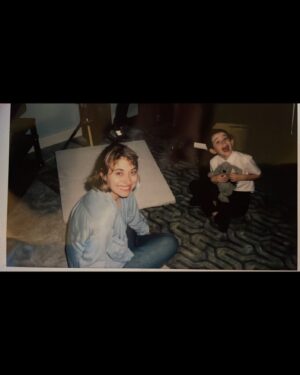 Imogen Poots Instagram - Clearly thrilled to be in the fucked up 🎥🌎🪄of @lorcanfinnegan 🌝

#vivarium 🖤🖤🖤