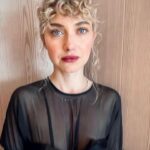 Imogen Poots Instagram - Thanks for the 🌭 treatment @melaniemakeup @hairbyjohnd @karlawelchstylist Felt like a real 🖤🧹🐈‍⬛🎉