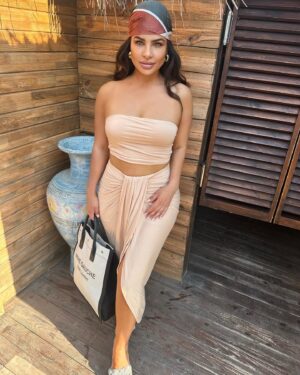 Inès Lee Instagram - Merhaba 🇹🇷 Outfit playa ✨#outfit#out#holiday#ineslee#bodrum