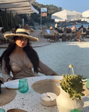 Inès Lee Instagram - Vitamin sea 🌊 ☀️#ineslee#outfit#outfitoftheday