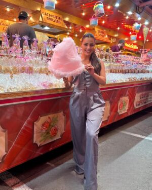 Inès Lee Instagram - Hier nous avons passés un super moment avec l’équipe @charlen_s_luxembourg 🥰♥️ à @schueberfouer.luxembourg  à refaire ! 🥰♥️🫶🏼✨Swipe pour voir l’équipe au complet 🥰☺️