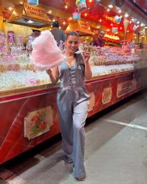 Inès Lee Instagram - Hier nous avons passés un super moment avec l’équipe @charlen_s_luxembourg 🥰♥️ à @schueberfouer.luxembourg  à refaire ! 🥰♥️🫶🏼✨Swipe pour voir l’équipe au complet 🥰☺️