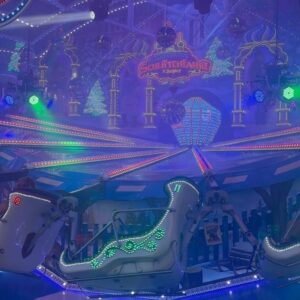 Inès Lee Instagram - Hier nous avons passés un super moment avec l’équipe @charlen_s_luxembourg 🥰♥️ à @schueberfouer.luxembourg  à refaire ! 🥰♥️🫶🏼✨Swipe pour voir l’équipe au complet 🥰☺️