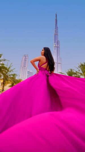 Inès Lee Instagram - Butterfly 🦋 Dubai experience with @thefrenchyholidays , shooting «flying dress » avec des robes haute coutures que vous ne retrouverez nul part ailleurs , une équipe aux petits soins et à l’écoute , @thefrenchyholidays est une conciergerie familiale qui saura répondre à toutes vos attentes sur DUBAÏ , que vous soyez en couple , entre amis ou solo et pour tous les budgets , vivez une expérience inoubliable ✨ Dubaï i love you ♥️#dubailover#dubai#flyingdress#shooting