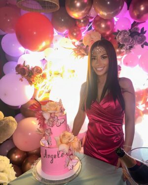 Inès Lee Instagram - Joyeux anniversaire à ma petite sœur adorée ! 🎂💖 Chaque année qui passe, tu deviens plus extraordinaire. Je suis tellement fière de la personne incroyable que tu es en train de devenir. Ta joie de vivre, ta gentillesse et ta détermination m'inspirent chaque jour.

Cette soirée d'anniversaire est spéciale, car elle célèbre non seulement une année de plus dans ta vie, mais aussi toutes les belles qualités qui font de toi une personne unique. Je suis reconnaissante d'avoir la chance de partager tous ces moments précieux avec toi.

Que cette nouvelle année t'apporte encore plus de bonheur, de réussite et d'amour. N'oublie jamais que je suis là pour toi, prête à soutenir tous tes rêves et à célébrer chaque victoire avec toi. Joyeux anniversaire, ma petite sœur chérie ! 🥳🎈je t’aime 🤍 merci @naziyeva__ pour la mise en beauté ✨merci @yololuxembourg pour l’accueil et d’avoir fait de cette fête un moment mémorable ✨