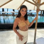 Inès Sberro Instagram – 🌞🤎✨