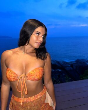 Inès Sberro Instagram - 🧡