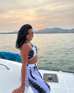 Inès Sberro Instagram - Catamaran Day 🛥️🐠⛱️🪼🐙