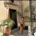 Inès de La Fressange Instagram - éternelle touriste , découverte du @palaisdeluppe dont je vous parlerai dans www.lalettredines.fr bientôt… #thanks @eric_bergere #Arles #today #lestouristes #lucienleuven
