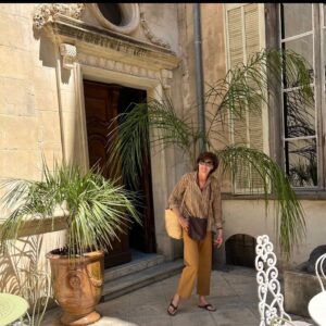 Inès de La Fressange Instagram - éternelle touriste ,  découverte du @palaisdeluppe dont je vous parlerai dans www.lalettredines.fr bientôt… #thanks @eric_bergere #Arles #today #lestouristes #lucienleuven