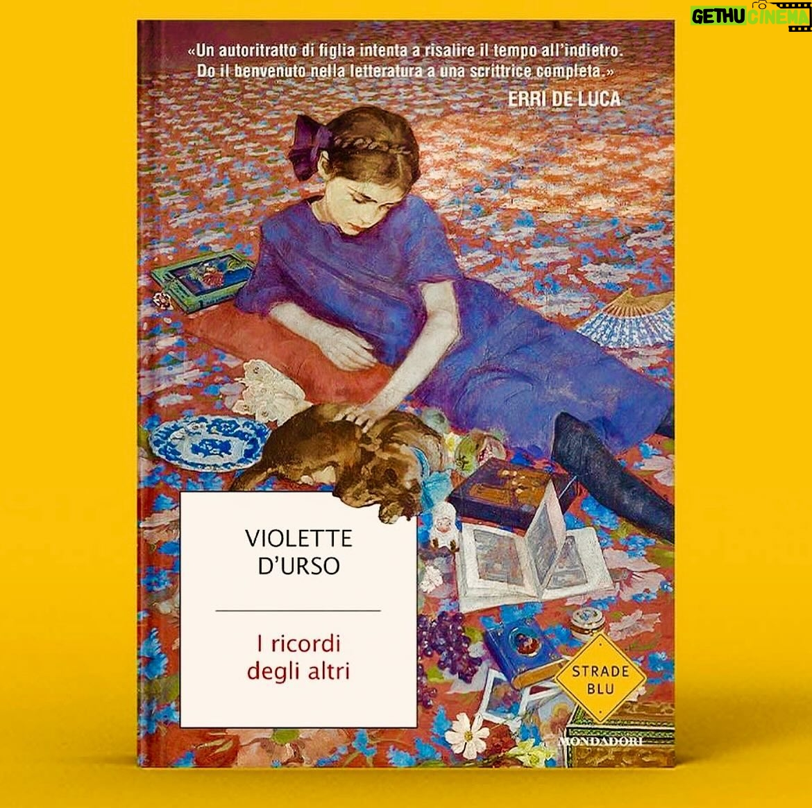 Inès de La Fressange Instagram - « Même le bruit de la nuit a changé » traduit en italien avec comme parrain Erri de Luca, on peut considérer que tout va bien… #bravissima @violettedurso @erridl @librimondadori #iricordideglialtri #violettedurso #napoletana #LàMonNiveauDeFiertéEstÀsonMax #vivaitalia 🇮🇹 #AlloLafp ? #CestEncoreLaMamanGaga #OuiCelleQuiAdeuxFilles #20février en librairie