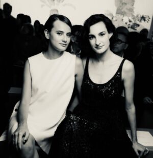 Inès de La Fressange Instagram - Nous sommes deux sœurs jumelles 🎶 @ninedurso @violettedurso ♡ @dior #dior