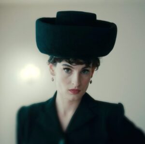 Inès de La Fressange Instagram - C’est demain ! La série Cristobal Balenciaga sur @disneyplus & @appletv avec Nine ! #TropHâte #proudmom @ninedurso #19janvier #balenciaga #tomorrow #mybaby