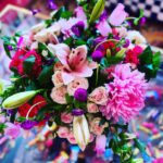 Inès de La Fressange Instagram - Ce que je vois en arrivant au bureau #thinkpositive #flowers #flowerslovers @baptiste.fleurs @rogervivier #congrats @_stmleux