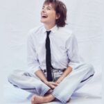 Inès de La Fressange Instagram - Le ELLE sort aujourd’hui #LeDébutDeMaVieDeMannequin #ViveLe3èmeÂge @ellefr